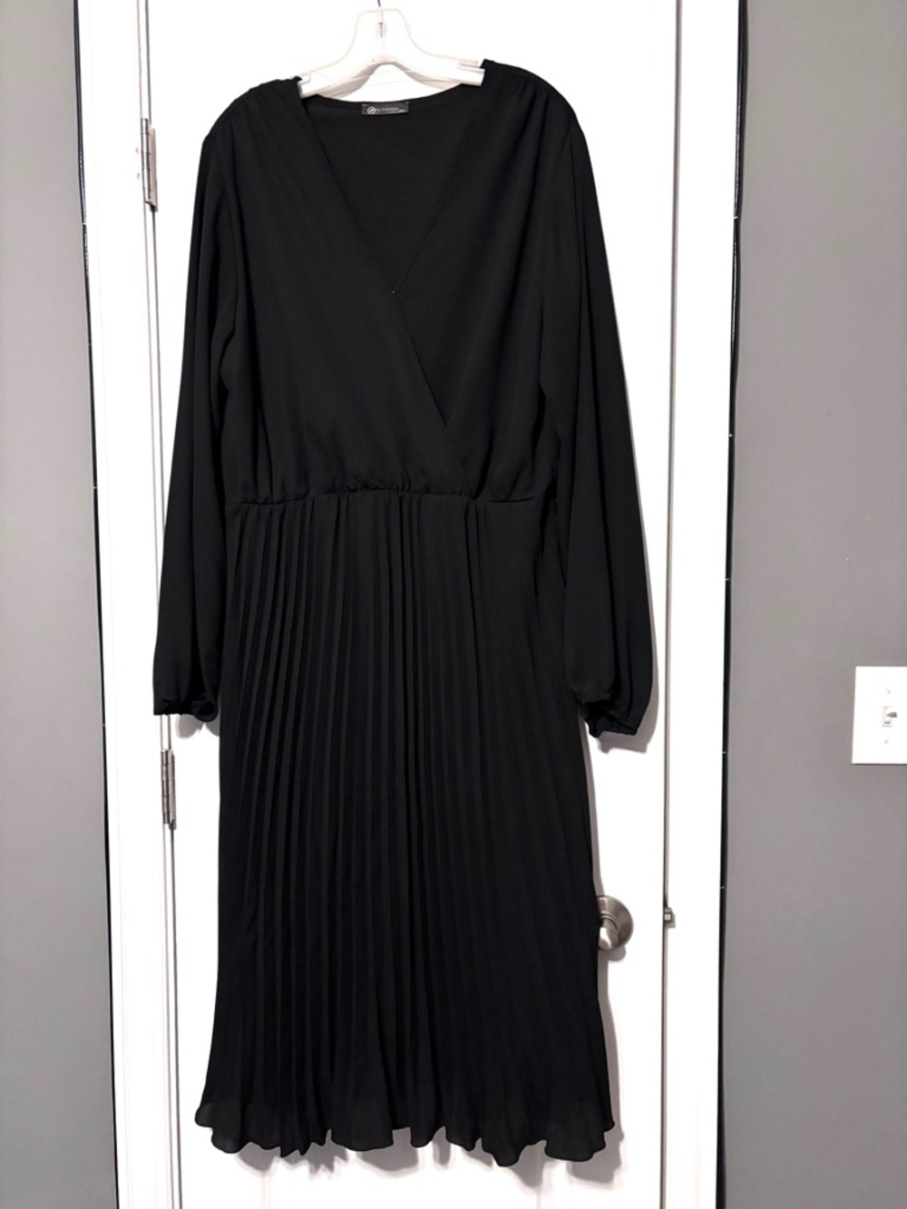 Pretty Garden Black Pleated Long-Sleeve Midi Dress - Elegant Women's Dress XXL